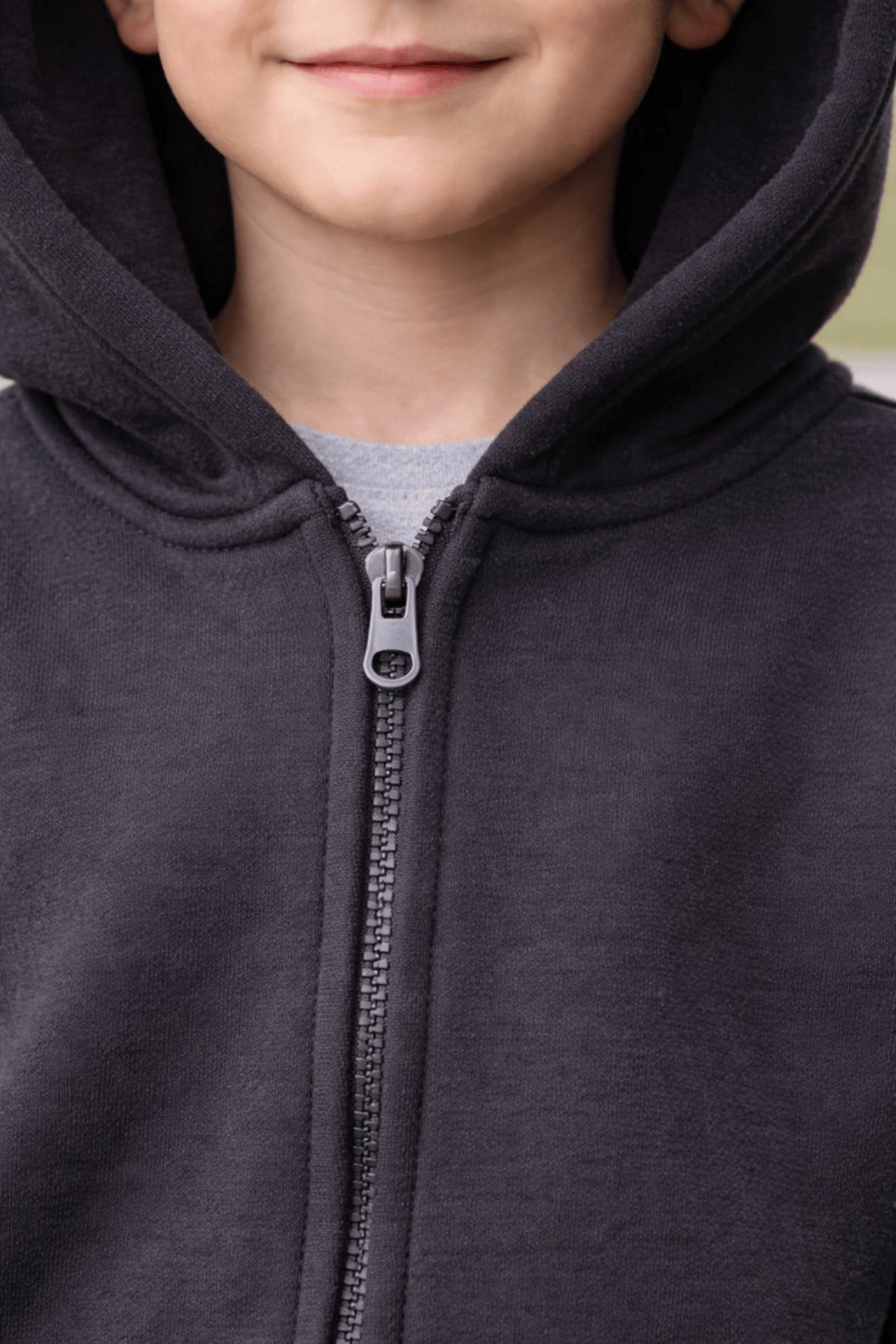 Kız ve Erkek Çocuk Unisex Siyah Kapüşonlu Fermuarlı Kanguru Cepli Basic Sweatshirt - Görsel 3