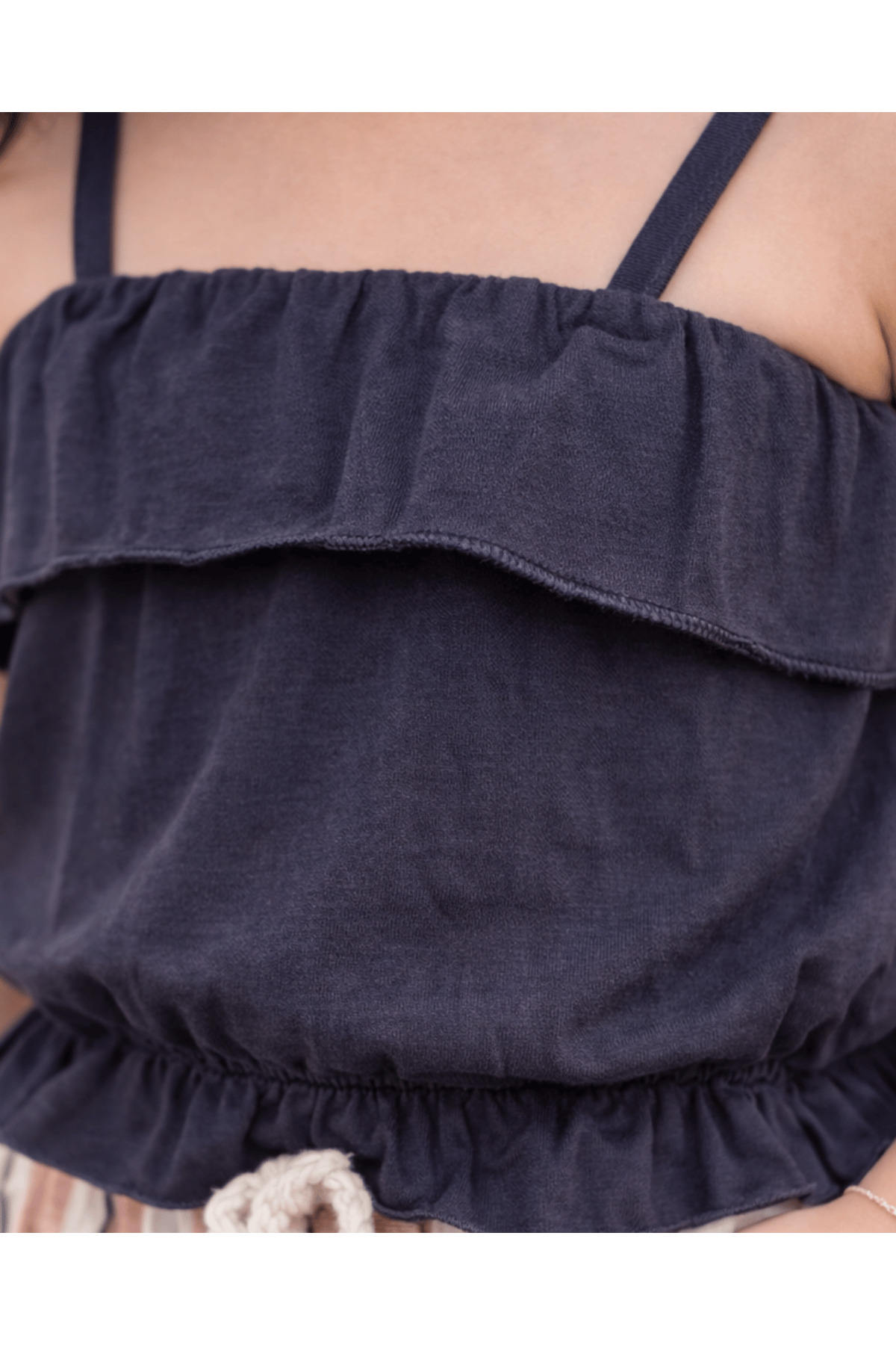 Kız Çocuk Askılı Crop Siyah T-Shirt Çizgili Pantolon Alt-Üst Takım - Görsel 6